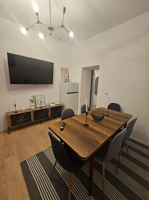 Heart Of City Center 4Br 2Bath Bucareste